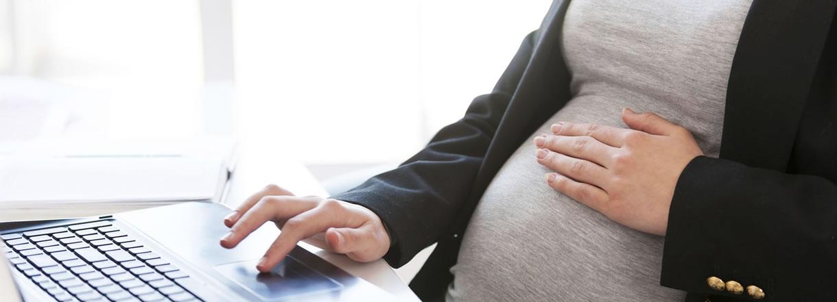 [Salário maternidade 2020: Como vai funcionar? Quem terá direito?]